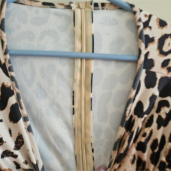 Leopard Print Midi Dress - Picture 4 of 4